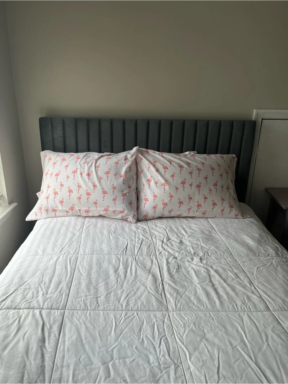 Real Simple White comforter only w/ Flaws
